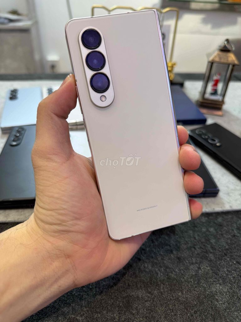 Samsung Fold4 256GB Vàng hồng 98%. Mua bán Điện thoại tại Quận 3 Tp Hồ Chí Minh được đăng bởi 2 Hand STORE  hình 1