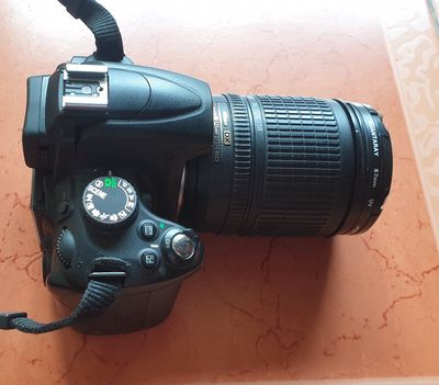 Nikon D5000 kèm ống kính  nikon 18 -135