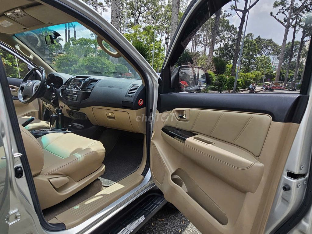 Toyota Fortuner 2.7 AT đăng ký t8/2015, mới 90%. Mua bán Ô tô tại Quận 10 Tp Hồ Chí Minh được đăng bởi Anh Thanh hình 10