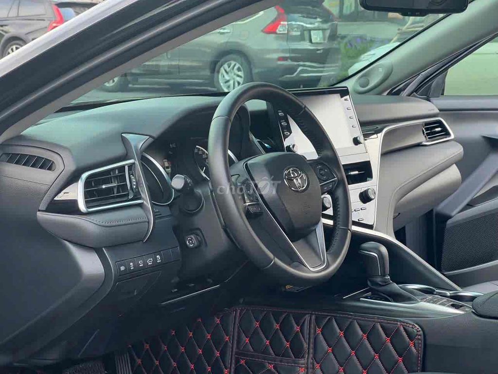 Toyota Camry 2.5Q sx 2022 màu đen siêu nét. Mua bán Ô tô tại Quận Cầu Giấy Hà Nội được đăng bởi Cao Quý hình 9