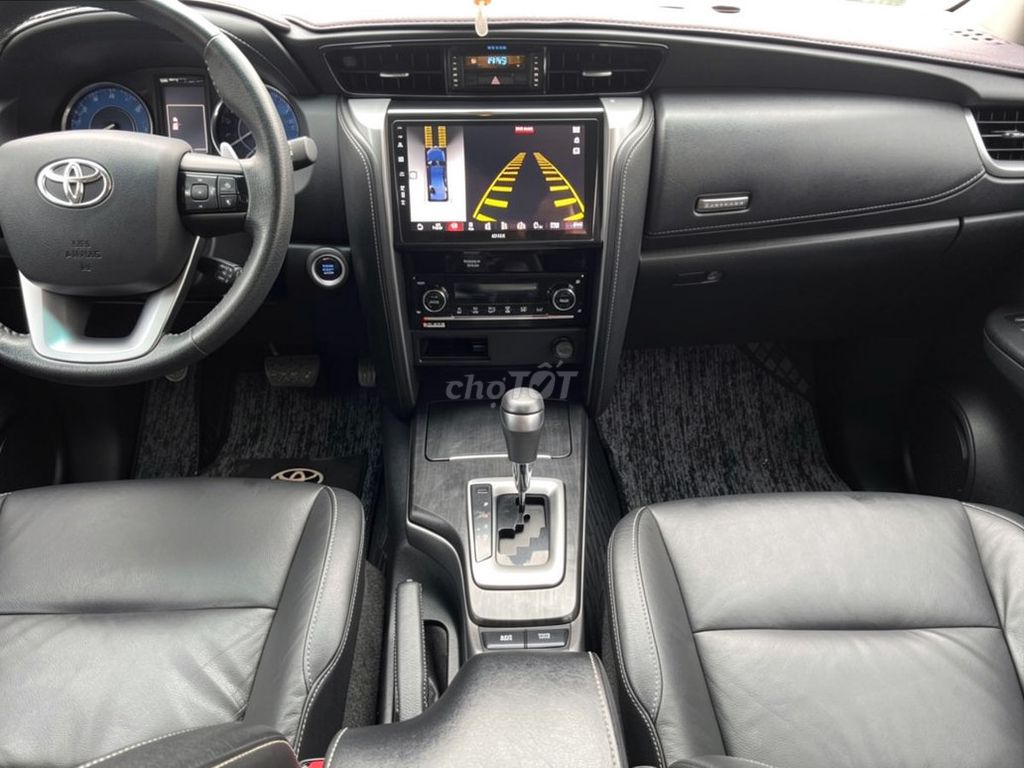 Toyota Fortuner 2022 2.4L 4x2 AT Черный