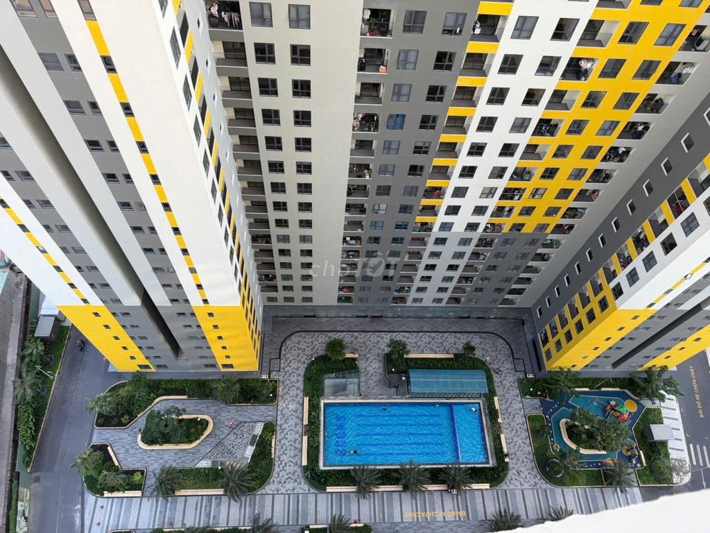 Mới 100% - căn góc siêu rộng và thoáng view nhìn hồ bơi tại Bcons City