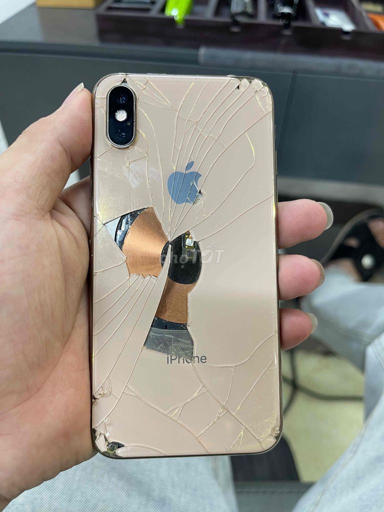 iPhone Xs Vàng Màn lô, vỡ lưng. Mua bán Điện thoại tại Quận Hà Đông Hà Nội được đăng bởi Tiến hình 1