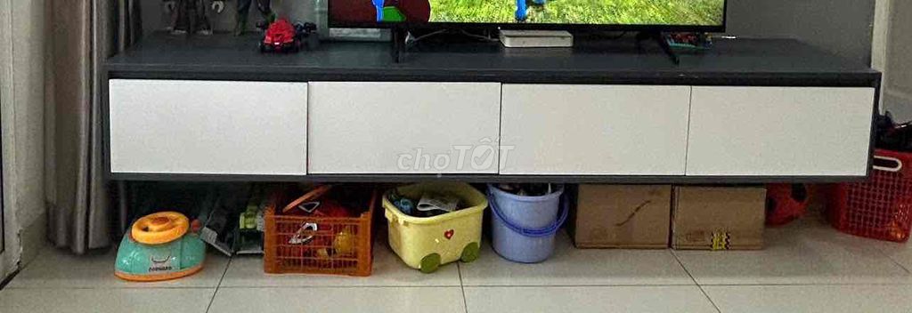 Kệ tivi gỗ MDF xanh đen phối trắng. Mua bán Tủ, kệ gia đình tại Quận Tân Phú Tp Hồ Chí Minh được đăng bởi Trần thị Huyền Linh hình 1