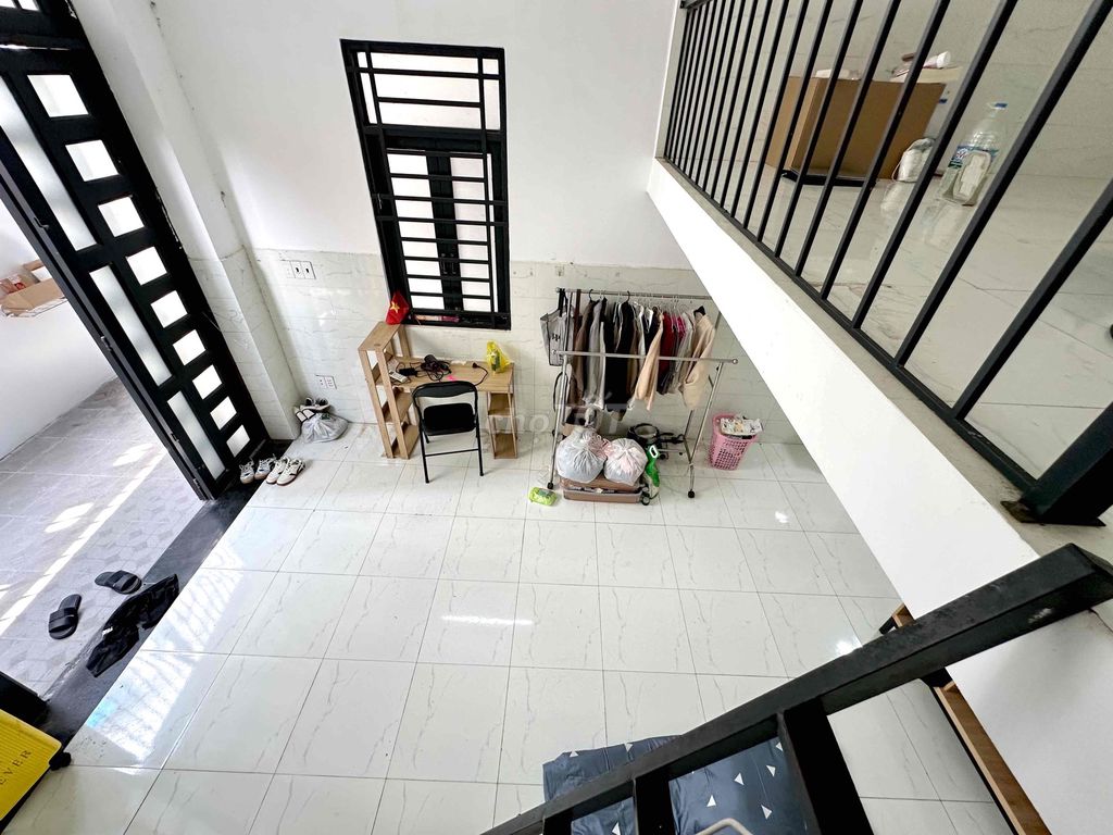 PHÒNG TRỌ DẠNG KIOT GÁC CAO 1M8 CÓ SÂN RIÊNG SIÊU RỘNG NGAY THỐNG NHẤT