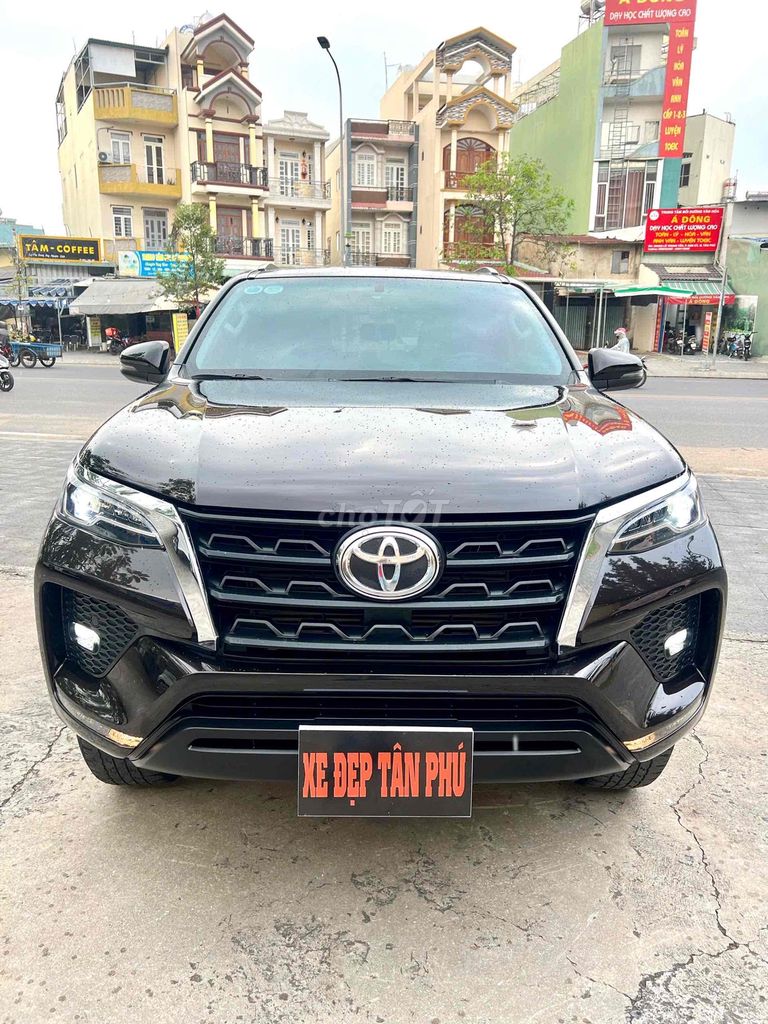 Toyota Fortuner 2021 2.4G 4x2AT - 75000 km