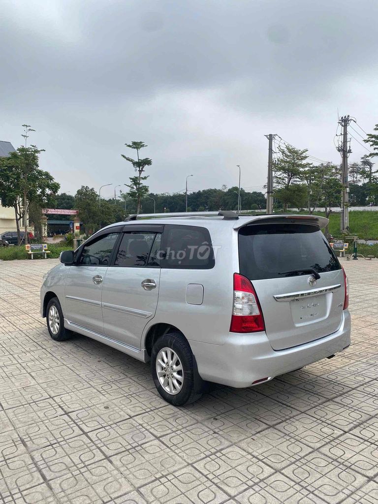Toyota Innova 2.0E 2012 đk 2013 số sàn 9,8 vạn