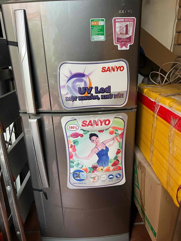Chuyển nhà  cần pass lại tủ lạnh hiệu sanyo
