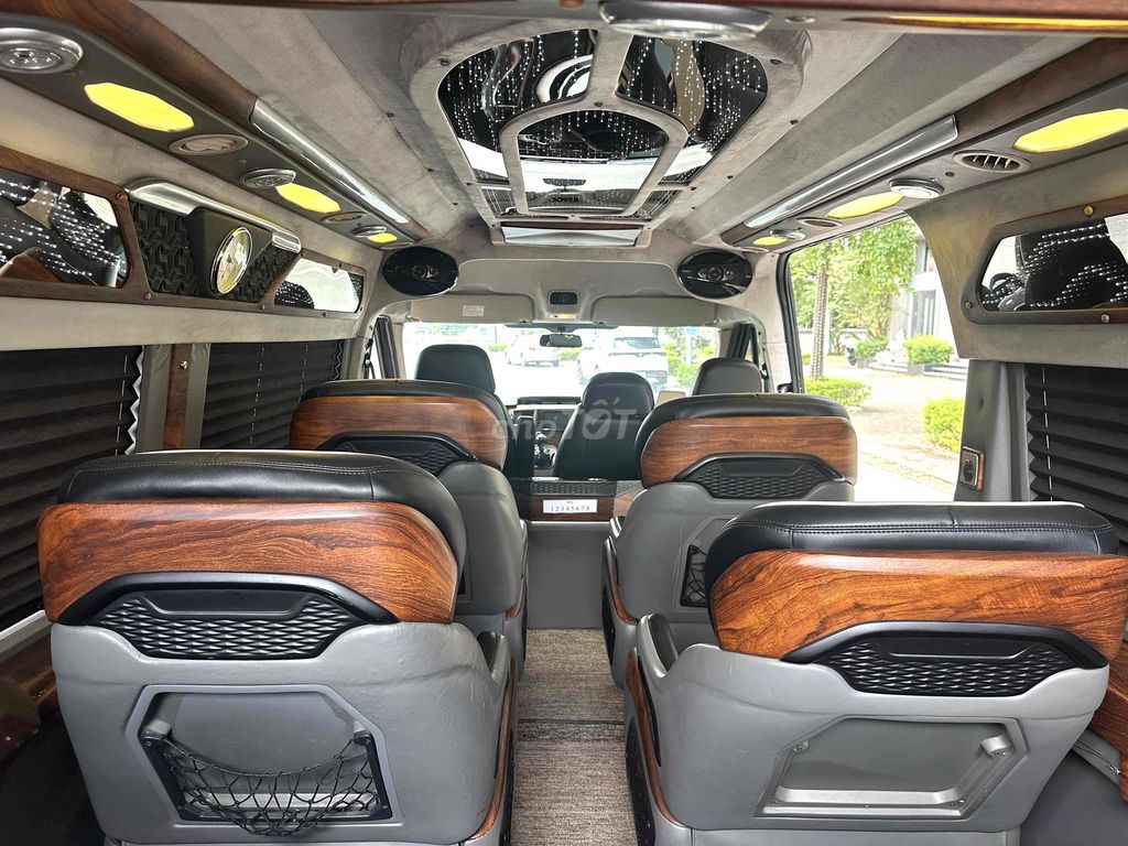 Ford Transit Dcar Limosin 10c - 2019 - 11000 km. Mua bán Ô tô tại Quận Long Biên Hà Nội được đăng bởi Nguyễn Văn Tuấn hình 11