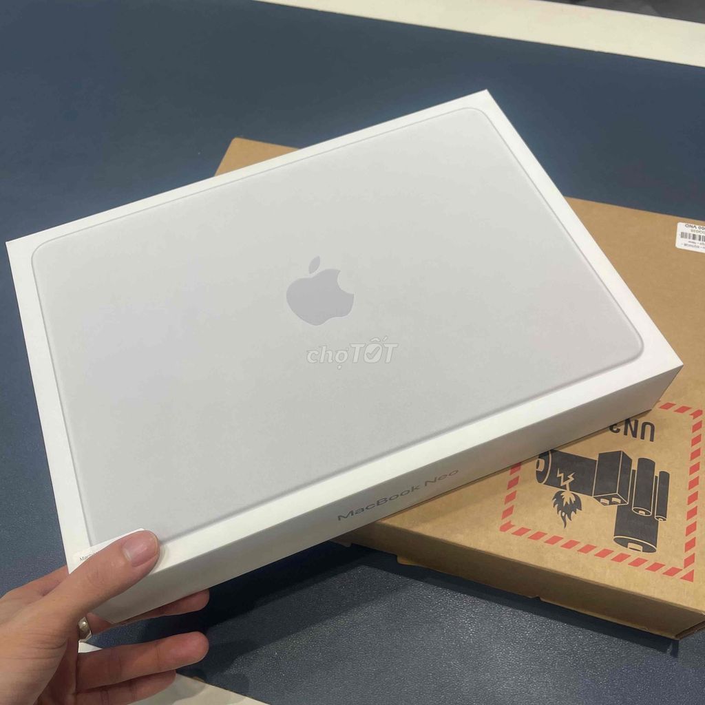 Apple Macbook Neo Bạc 8/256GB Newseal. Mua bán Laptop tại Quận Ninh Kiều Cần Thơ được đăng bởi Minh Phát hình 1