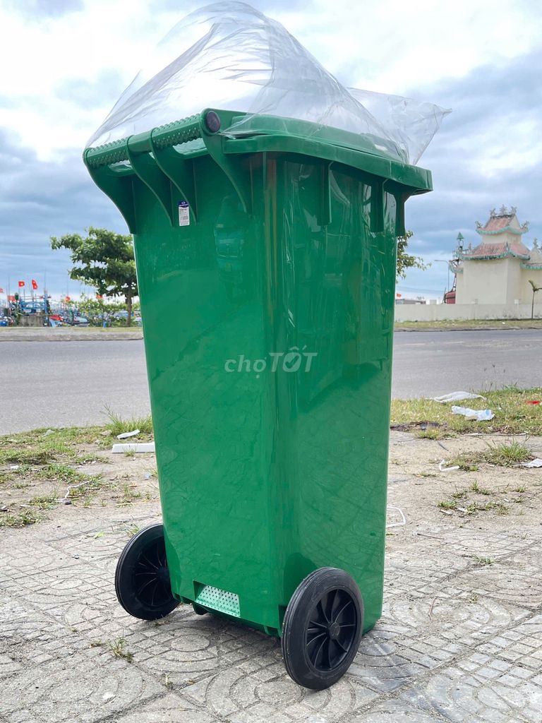 Thùng rác 60L-100L-120L-240L . Mua bán Thiết bị vệ sinh, nhà tắm tại Quận Sơn Trà Đà Nẵng được đăng bởi THANH LÝ MUA BÁN ĐỒ CŨ MỚI hình 1