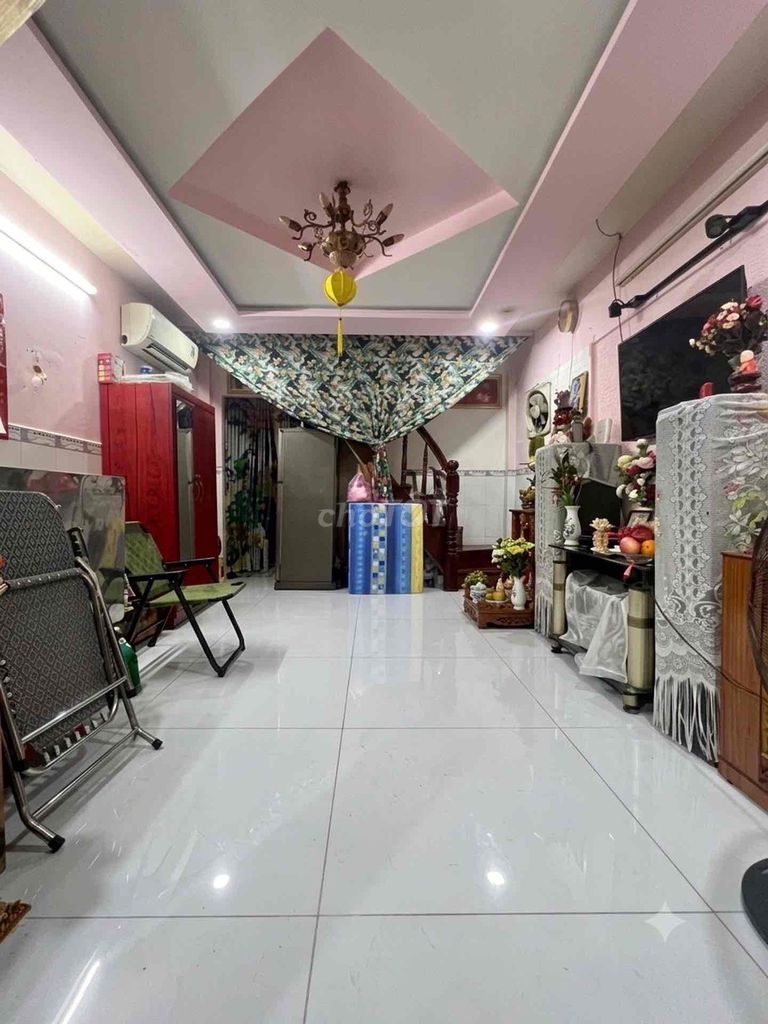 Широкий переулок рядом с авто, 24м², 2 этажа, Quang Trung, отдельный розовый сертификат