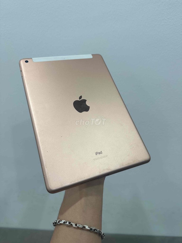 Apple iPad Gen 8 32GB Vàng hồng wifi+4G. Mua bán Máy tính bảng tại Quận Đống Đa Hà Nội được đăng bởi Ng Hoang Anh hình 1