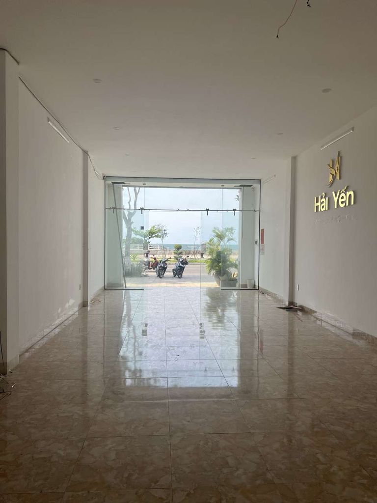 Cho thuê nhà 3 tầng MT Nguyễn Tất Thành