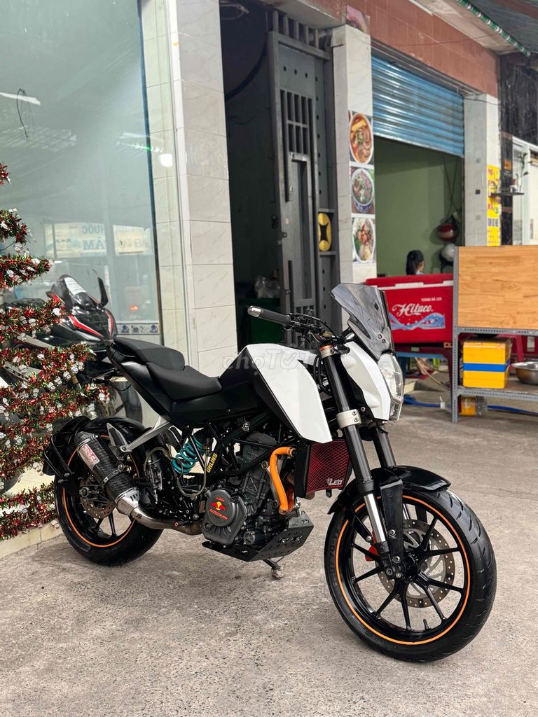 KTM Duke 200 Trắng Đen 21000 km. Mua bán Xe máy tại Quận Bình Tân Tp Hồ Chí Minh được đăng bởi Việt Motor Bình Tân hình 1