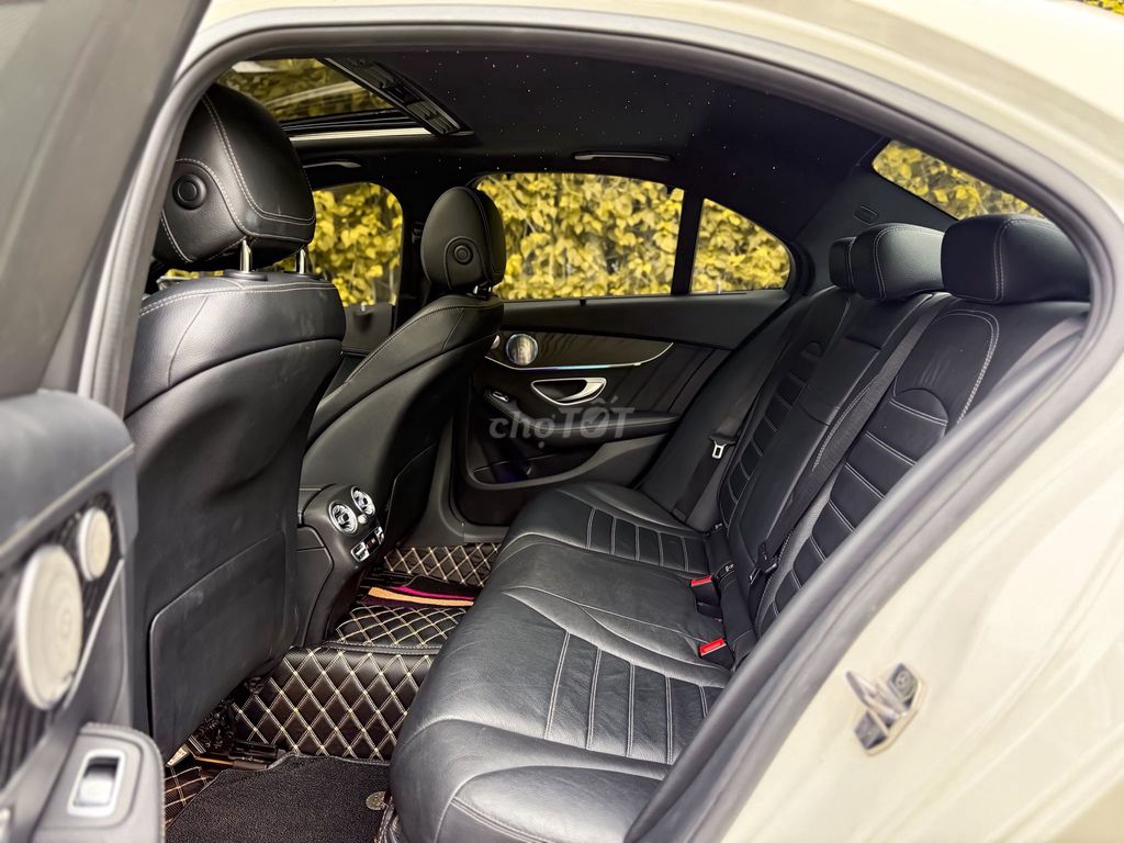 MERCEDES BENZ C300 AMG 2016 Độ Full Option Cực Đẹp. Mua bán Ô tô tại Quận Tây Hồ Hà Nội được đăng bởi Nguyễn Hoàng Sơn hình 10