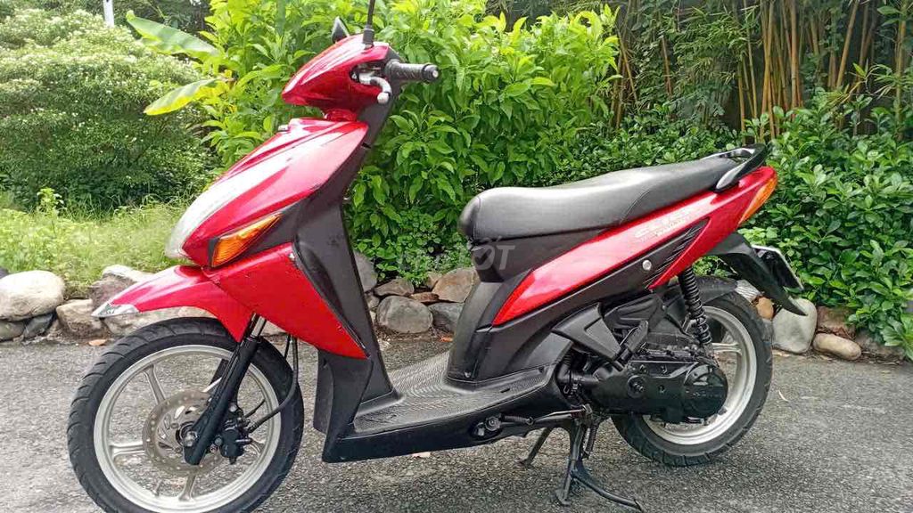 В Honda Click 2008 все еще тихо.