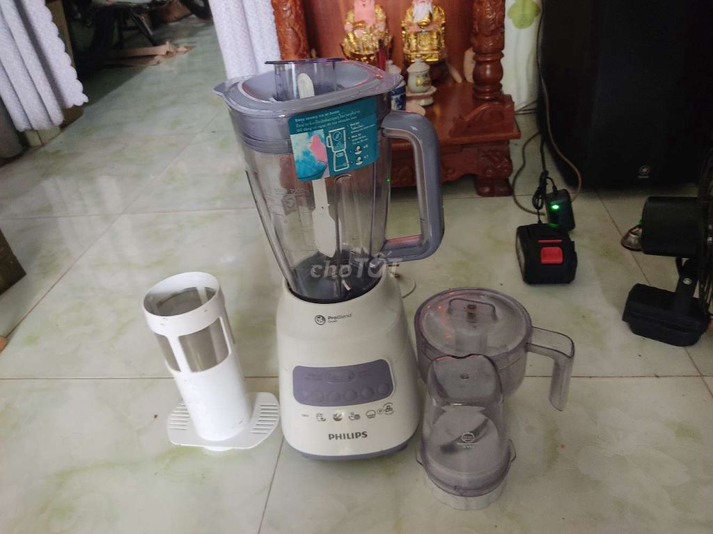 Máy xay sinh tố Philips Còn khá mới. Mua bán Bếp, lò, đồ điện nhà bếp tại Quận Thốt Nốt Cần Thơ được đăng bởi Trinh An hình 1