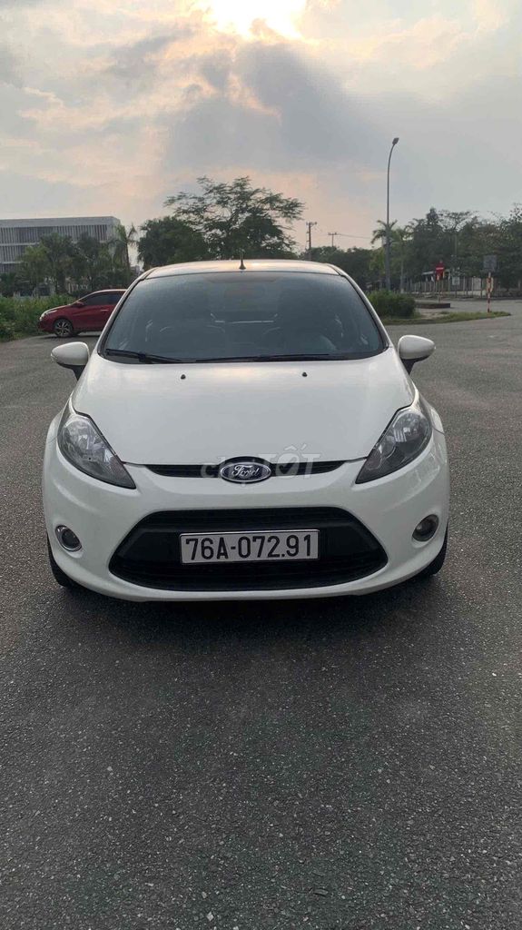 Ford Fiesta 2011 1.6 AT Sedan - 200000 km