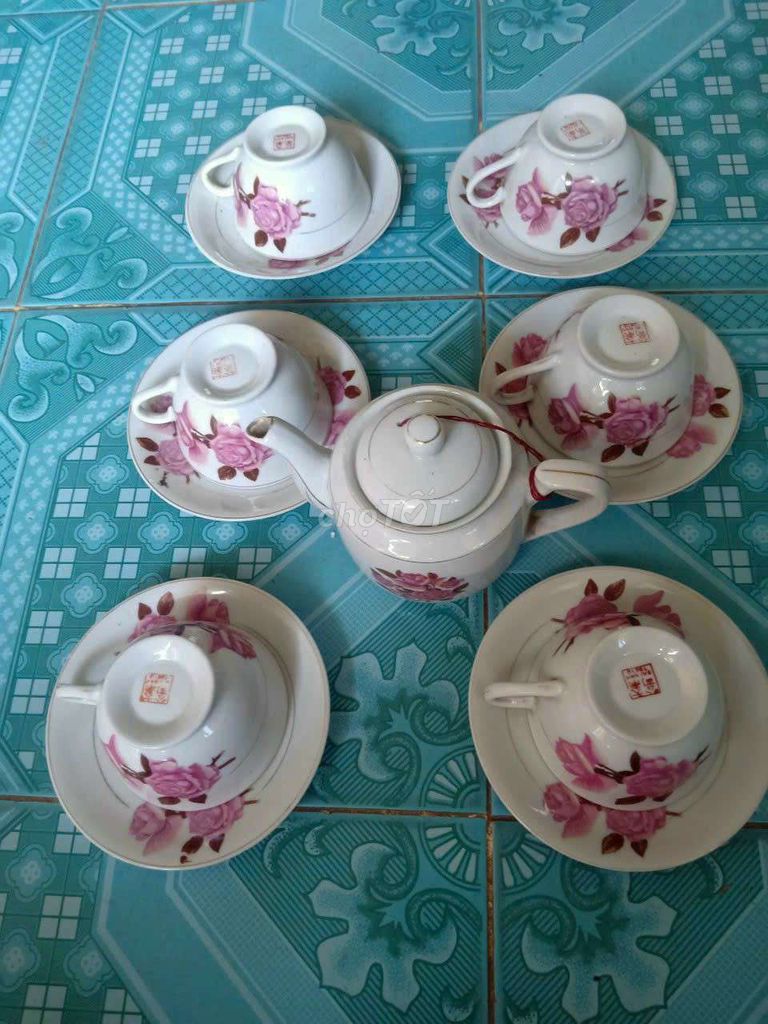 Bộ ấm chén Gốm sứ Trắng hồng. Mua bán Nội thất, đồ gia dụng khác tại Huyện Gò Công Tây Tiền Giang được đăng bởi Ngọc Hảo hình 1