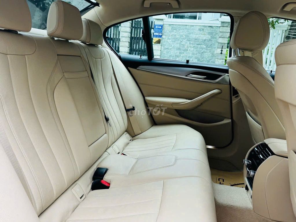BMW 520i Luxury Line 2018/Model 2019 Đen 33000 km. Mua bán Ô tô tại Quận 7 Tp Hồ Chí Minh được đăng bởi PHÁT ĐẠT LUXURY CAR hình 6
