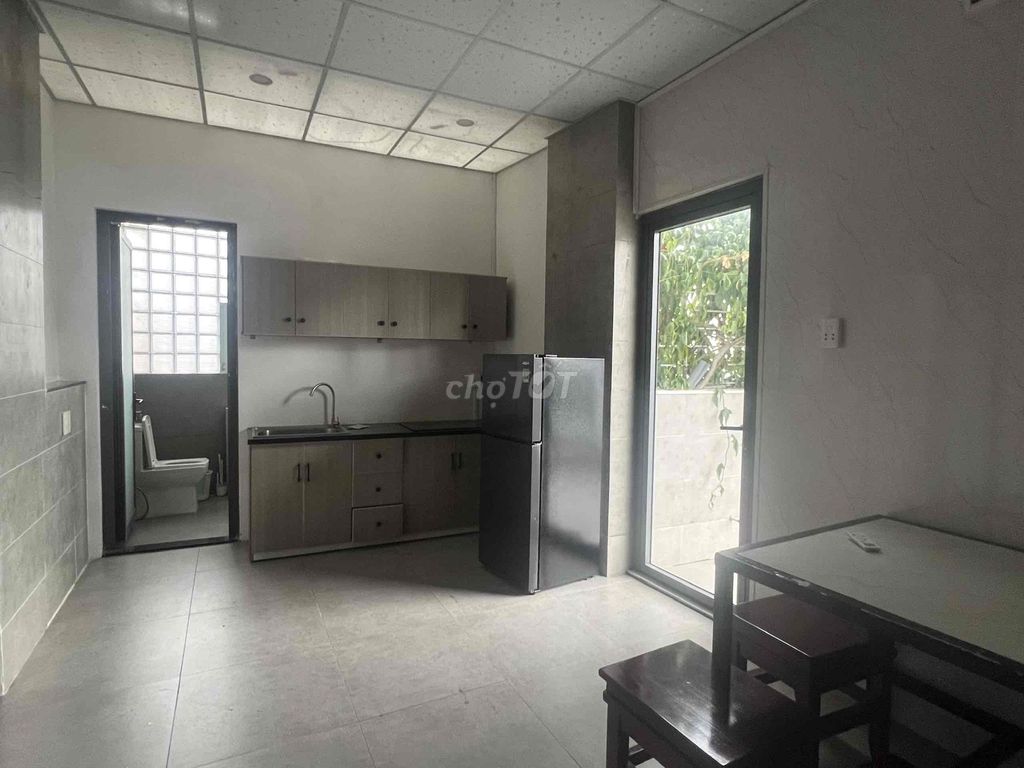 Phòng 06 nơ trang long, 2PN, 1 phòng bếp 1 phòng khách siêu rông, ban