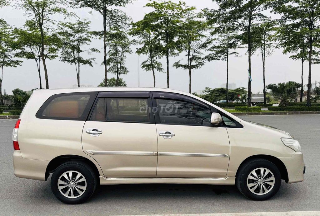 Toyota Innova 2015 E form mới,Nâu Vàng.. Mua bán Ô tô tại Quận Cầu Giấy Hà Nội được đăng bởi CHỢ ÔTÔ CẦU GIẤY hình 2