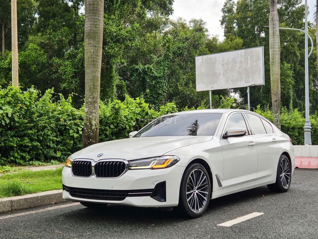 BMW 520i Luxury Line LCI один владелец с новья