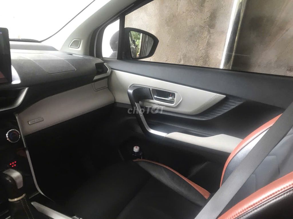 Toyota Veloz Cross 2022  - 166505 km. Mua bán Ô tô tại Huyện Tân Biên Tây Ninh được đăng bởi trần thị thùy vân hình 3