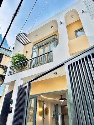 Bán nhà trung tâm Bình Thạnh, 2 mặt tiền 3PN/3WC 2 tầng full nội thất