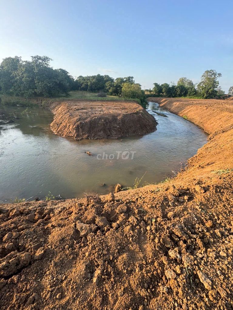 Một Tỷ Sáu Ở Sài Gòn Mua Đất Vườn 1000m2 Có Suối