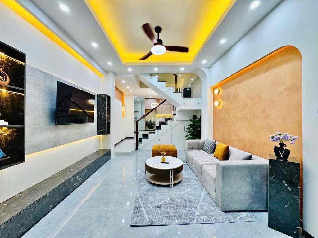 Bán Gấp! Xã Đàn, 10m ra phố, vị trí cực đẹp, gần phố, 40m2*5T
