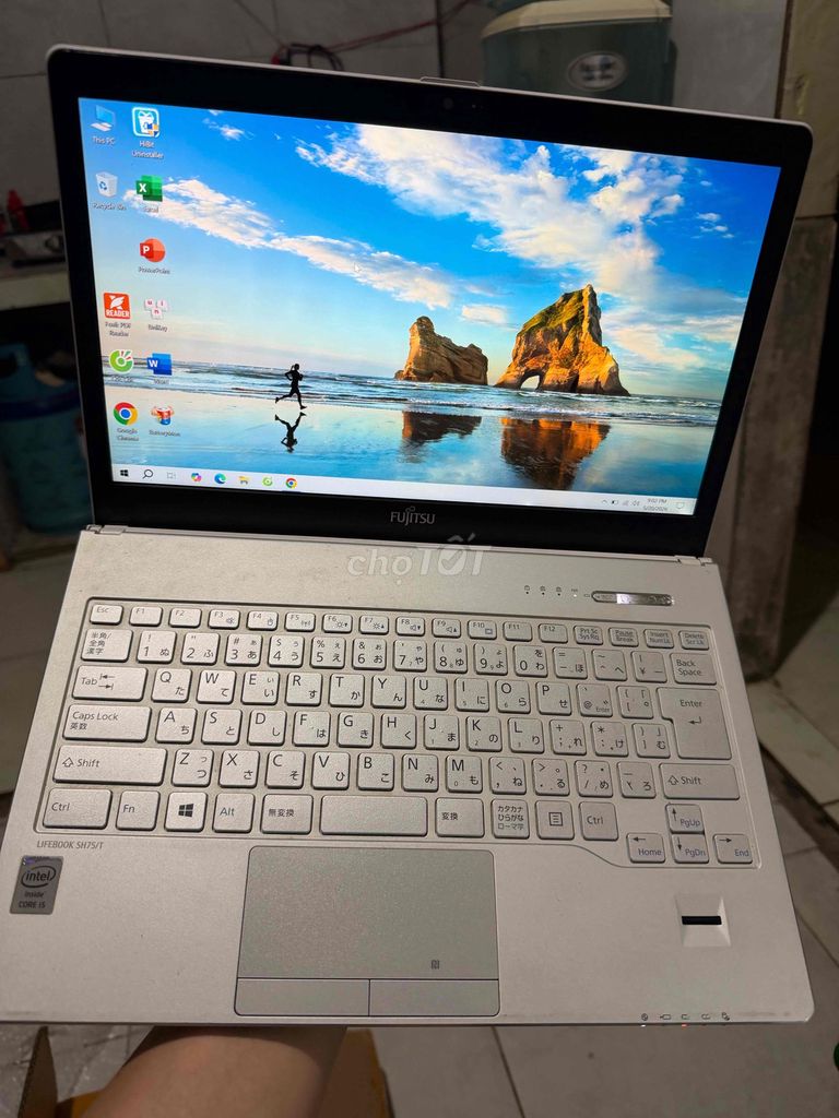 Fujitsu Laptop i5 8GB Trắng. Mua bán Laptop tại Quận Cẩm Lệ Đà Nẵng được đăng bởi Mylinh hình 1