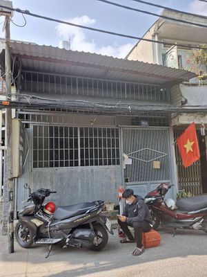 Chính chủ cho thuê nhà mặt tiền 66a đs 4 Hiệp Bình Phước. 10tr / tháng