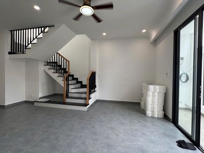 Nhà 3 tầng mới xây – Tặng nội thất – Hẻm Ô Tô – Tô Ngọc Vân – 6,99 Tỷ. Mua bán nhà ở tại Thành phố Thủ Đức Tp Hồ Chí Minh được đăng bởi Phan Thị Kim Duy