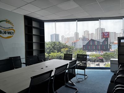 Cho thuê Văn phòng Tầng 2 căn góc 3 mặt tiền Trần Não