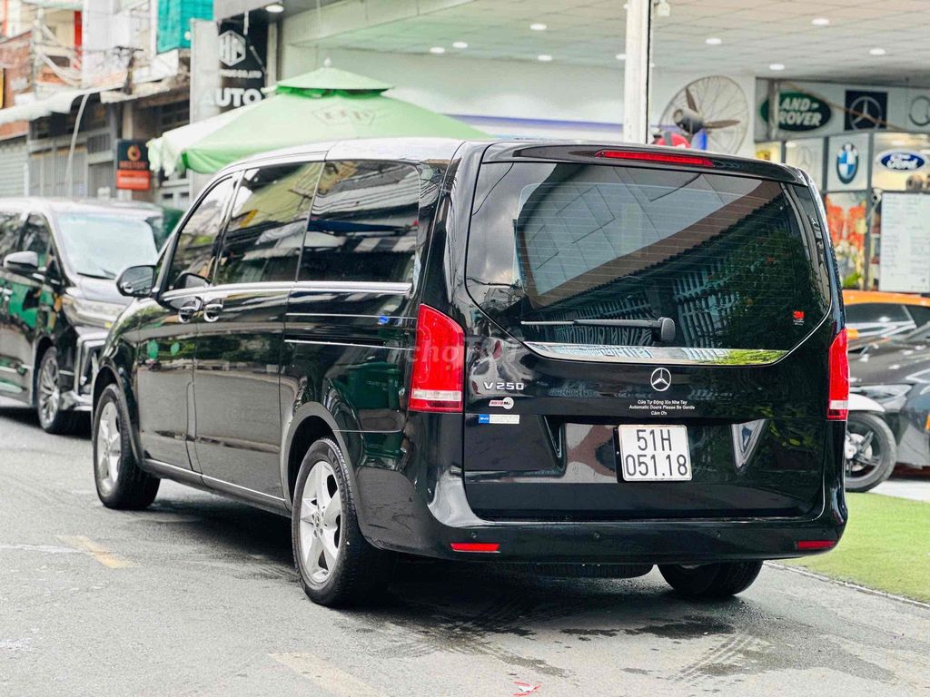 Mercedes-Benz V250 2018 Đen. Mua bán Ô tô tại Quận 8 Tp Hồ Chí Minh được đăng bởi Hồng Phúc hình 1