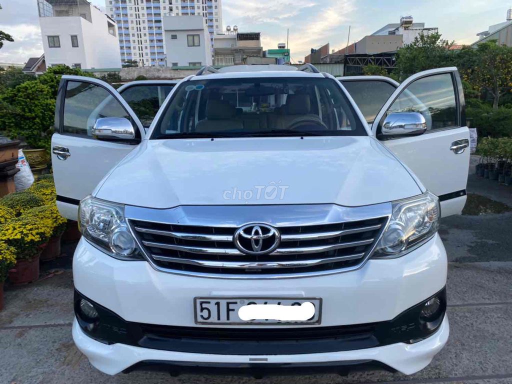 Toyota Fortuner 2015 2.7V  TRD