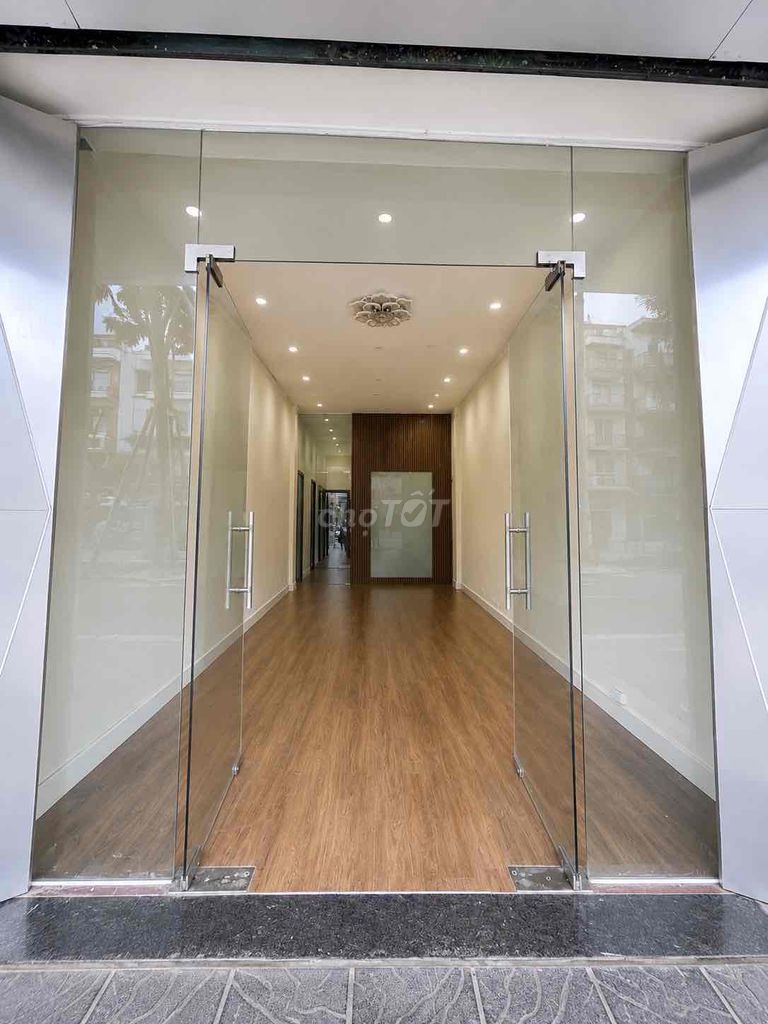 Mặt phố Kim Đồng - Giáp Bát