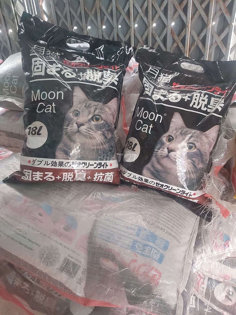 Cát vệ sinh Moon Cat 18L Khử mùi kháng khuẩn. Mua bán Phụ kiện, Thức ăn, Dịch vụ tại Quận Bắc Từ Liêm Hà Nội được đăng bởi Vũ Thị Huệ hình 1