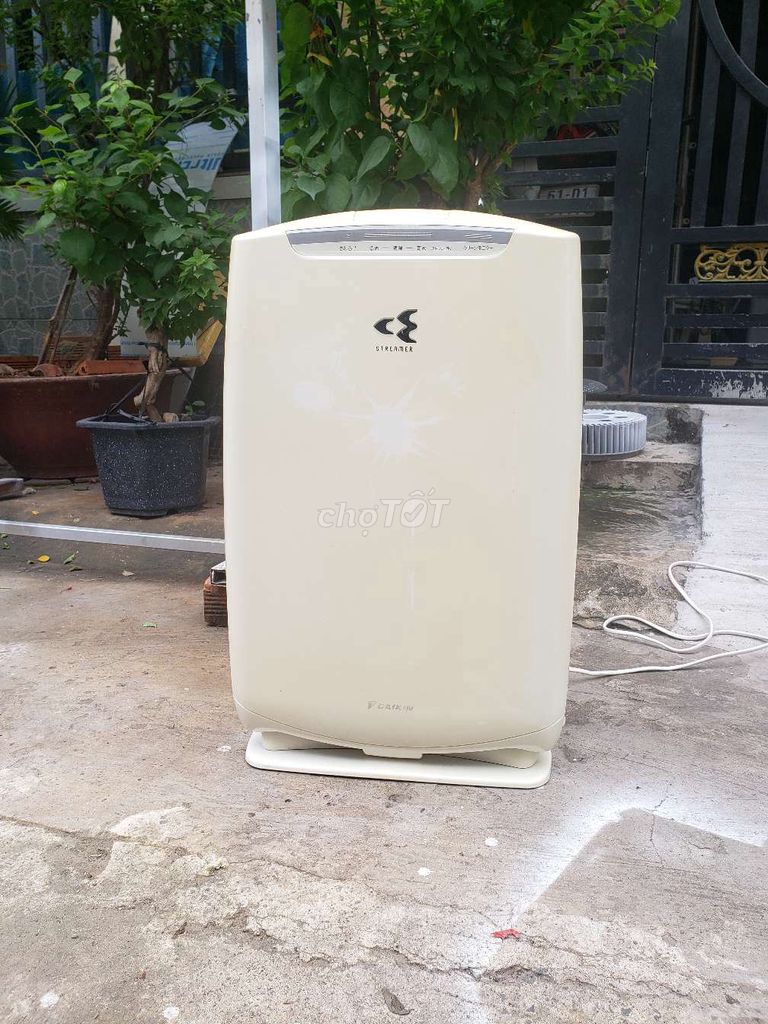 Máy lọc không khí Daikin Trắng kem. Mua bán Nội thất, đồ gia dụng khác tại Thành phố Dĩ An Bình Dương được đăng bởi Phan vinh hình 1