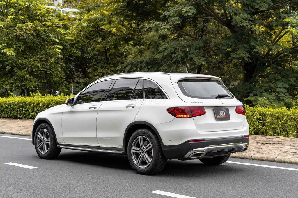 GLC200 (V1) FL 2023 màu trắng cá nhân siêu đẹp. Mua bán Ô tô tại Quận 7 Tp Hồ Chí Minh được đăng bởi Dương Phương hình 4
