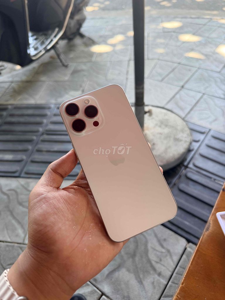 Apple iPhone 15 Pro Max 512GB Vàng 91%. Mua bán Điện thoại tại Quận Ngũ Hành Sơn Đà Nẵng được đăng bởi Nghĩa  hình 1