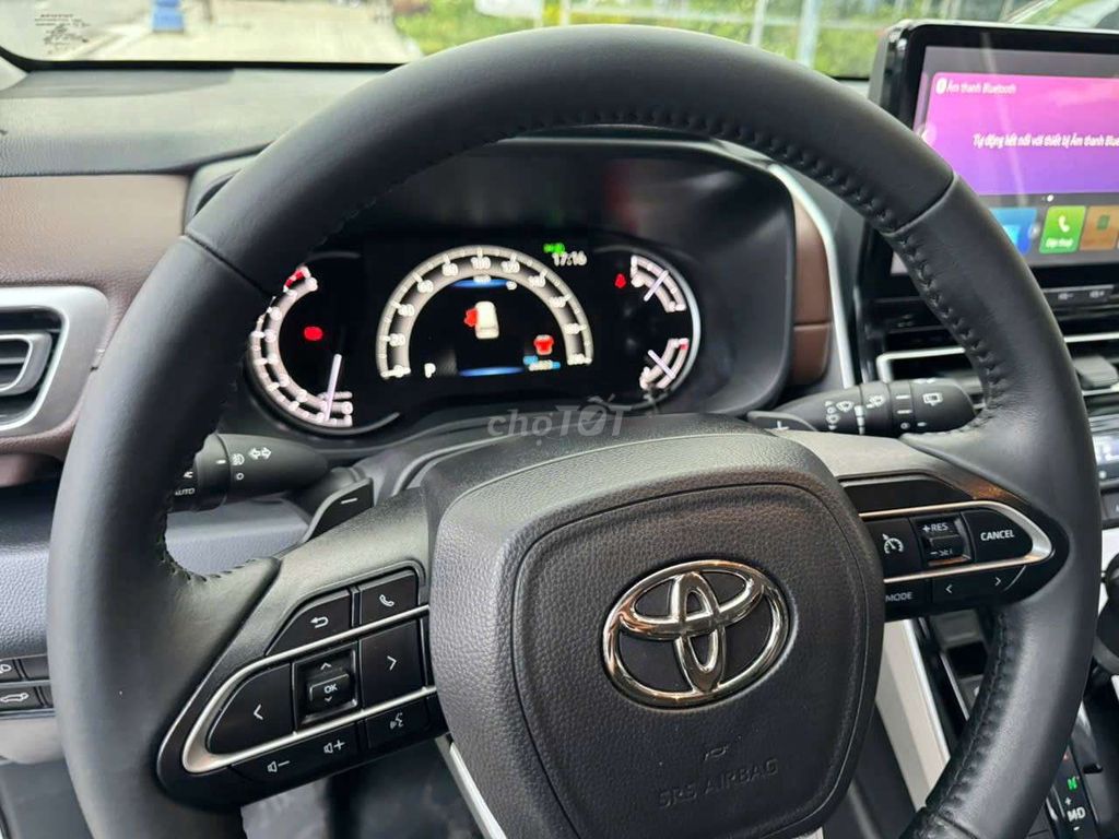 TOYOTA INNOVA CROSS 2.0AT - 26000 km. Mua bán Ô tô tại Thành phố Thủ Đức Tp Hồ Chí Minh được đăng bởi Ms Hiệp  hình 6