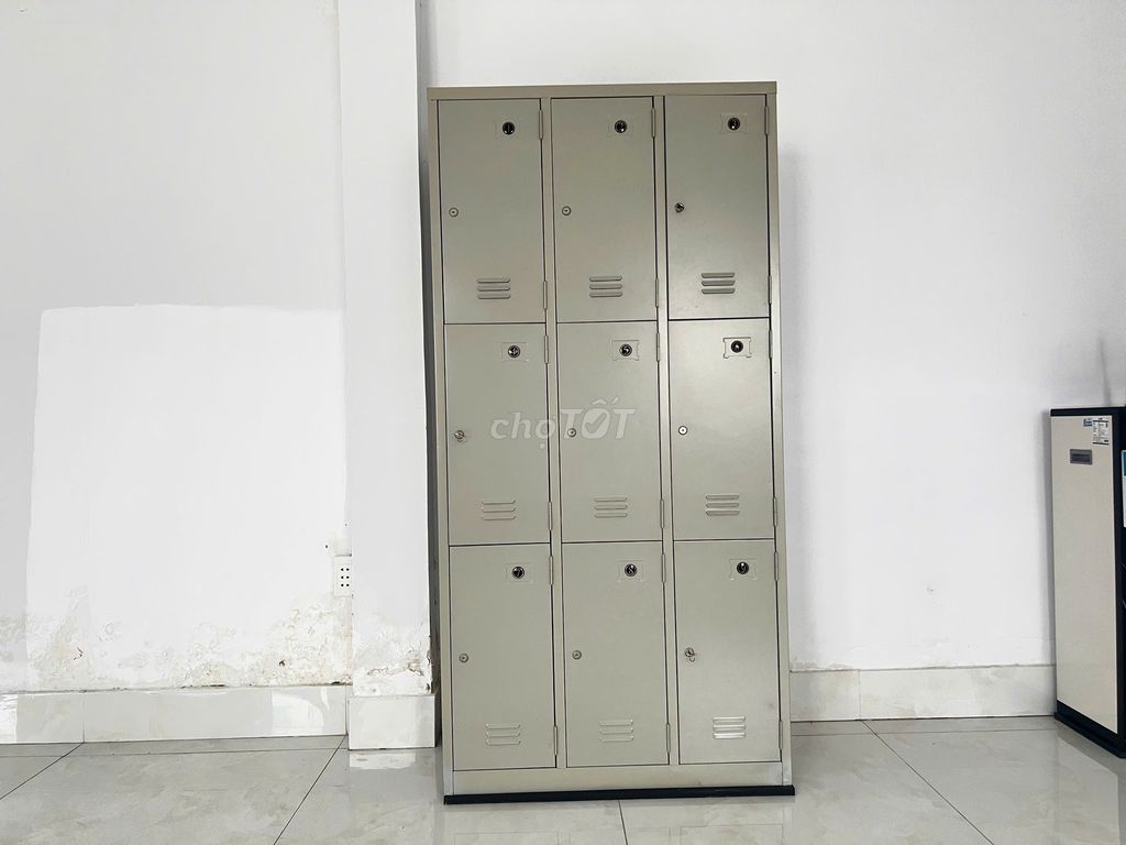 Tủ đựng đồ cá nhân kim loại. Mua bán Tủ, kệ gia đình tại Huyện Cần Giuộc Long An được đăng bởi Huệ Trần hình 1