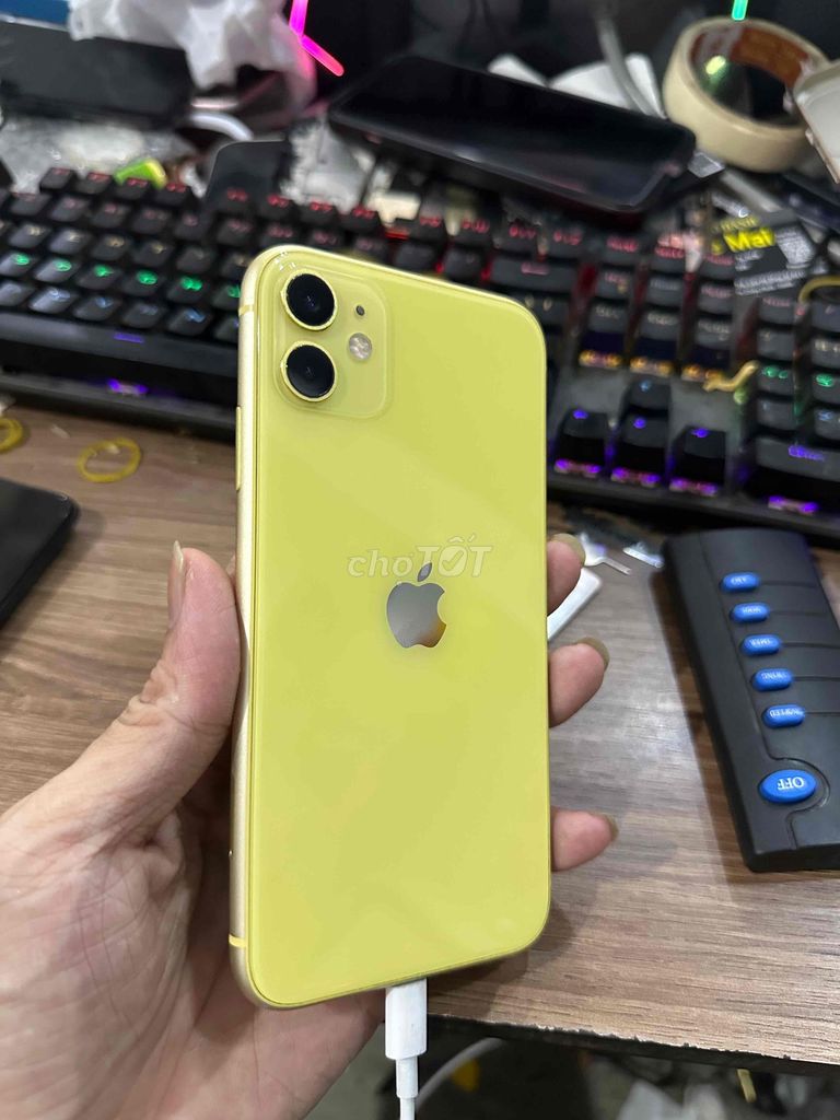 Apple iPhone 11 64GB Vàng. Mua bán Điện thoại tại Quận Thanh Khê Đà Nẵng được đăng bởi Dương khánh alo 04HHT hình 1