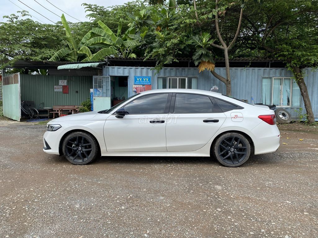 Honda Civic 2023 RS 30.000km Trắng. Mua bán null tại Thành phố Thủ Đức Tp Hồ Chí Minh được đăng bởi Thành Thuỷ hình 5