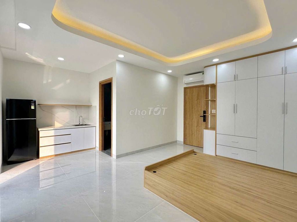 ОКНО СТУДИИ/БАНКЕТ ПРЯМО В КОРОЛЕВСКОМ ТОРГОВОМ ЦЕНТРЕ VIET-PHU MY HUNG - CRESCENT