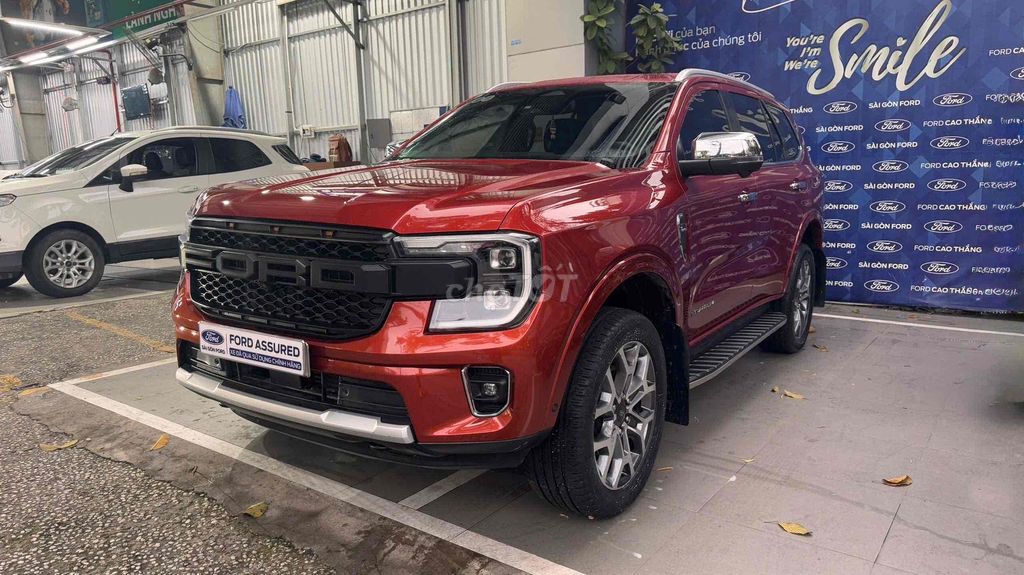 Ford Everest Titanium+ 2.0L AT 2 cầu mà đỏ