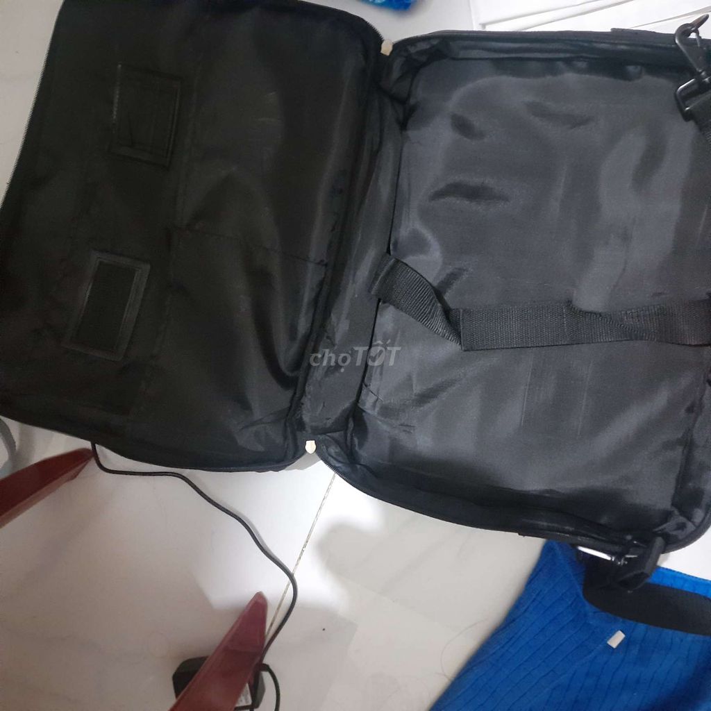 Mình thanh lý 3 túi đựng laptop, hồ sơ